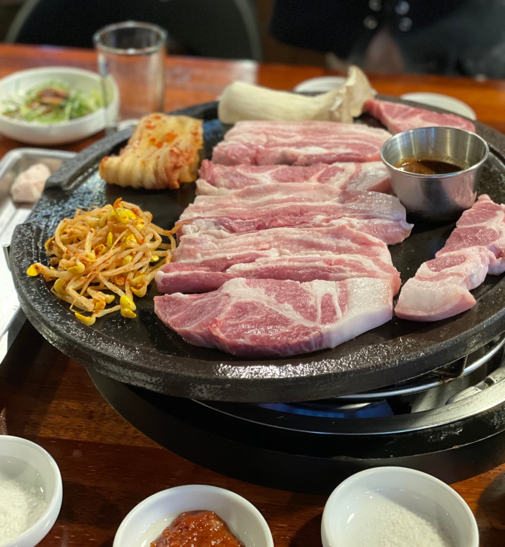 Découvrez le barbecue coréen et son fameux samgyeopsal